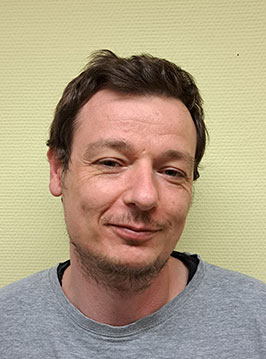 Opvoeder<br><br> Kosta Vlachos